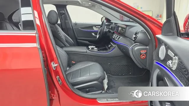 Mercedes-Benz E-Class W213 2019 Красный из Кореи, фото 2