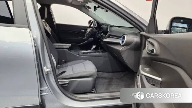 Chevrolet (GM Daewoo) Trax Crossover 2024 Серый из Кореи, фото 2