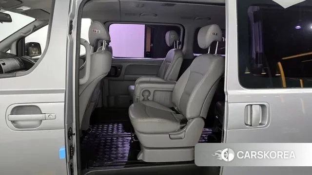 Hyundai The New Grand Starex 2019 Серебристо-серый из Кореи, фото 2