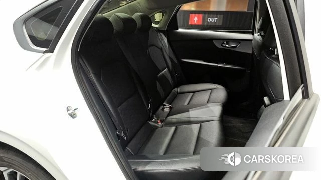 Kia The New K3 2nd generation 2021 Белый из Кореи, фото 2