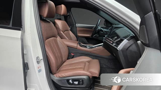 BMW X6 (G06) 2023 Белый из Кореи, фото 2