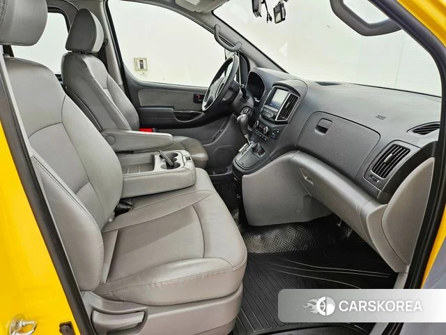 Hyundai The New Grand Starex 2019 Желтый из Кореи, фото 2