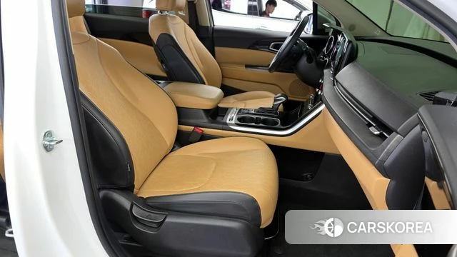 Kia Carnival 4th generation 2023 Белый из Кореи, фото 2