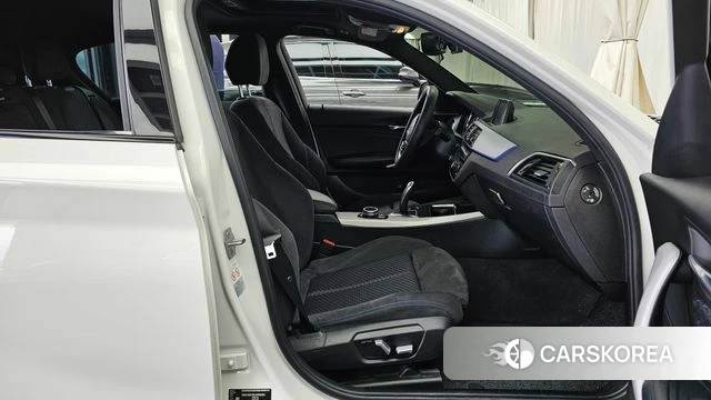 BMW 1 Series (F20) 2018 Белый из Кореи, фото 2