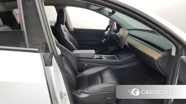 Tesla Model Y 2021 Белый из Кореи, фото 2