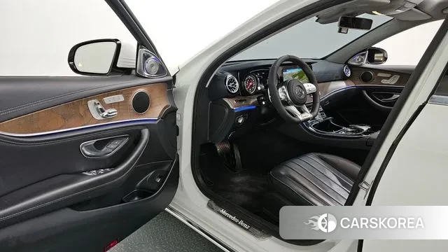 Mercedes-Benz E-Class W213 2018 Белый из Кореи, фото 2