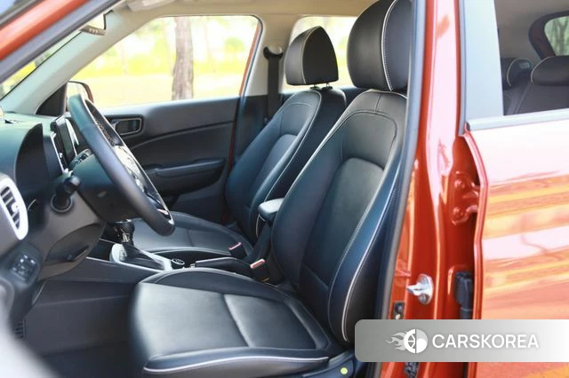 Hyundai Venue 2022 Красный из Кореи, фото 2