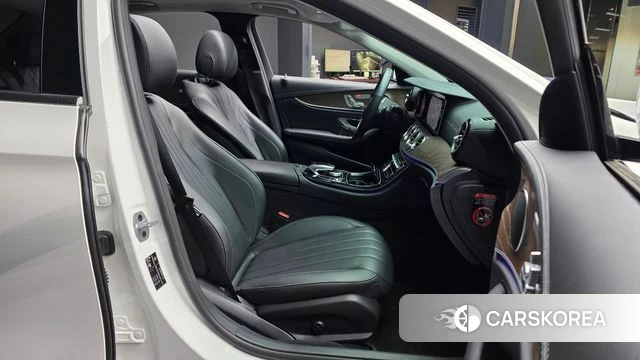 Mercedes-Benz E-Class W213 2019 Белый из Кореи, фото 2