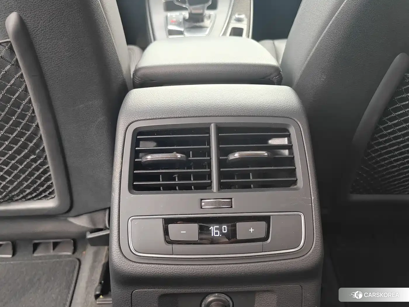 Audi A4L 2022 Silver/gray из Китая, фото 2