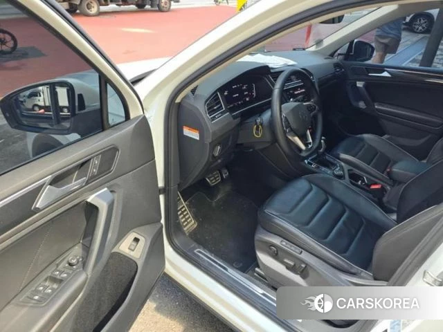 Volkswagen Tiguan second Generation 2022 Белый из Кореи, фото 2