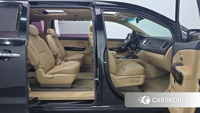 Kia The New Carnival 2018 Черный из Кореи, фото 2