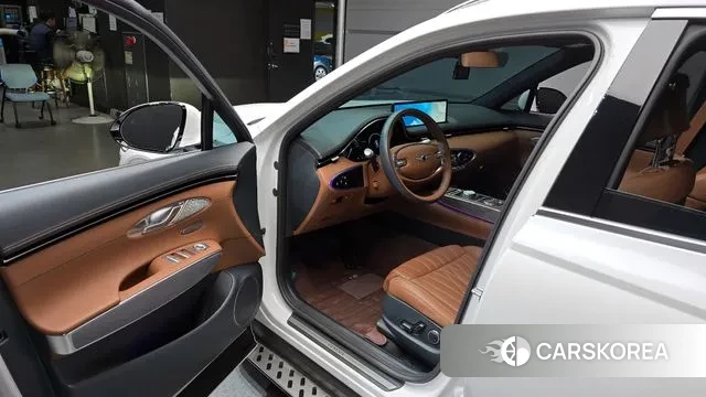 Genesis GV70 2023 Белый из Кореи, фото 2