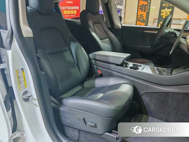 Tesla Model Y 2022 Белый из Китая, фото 2