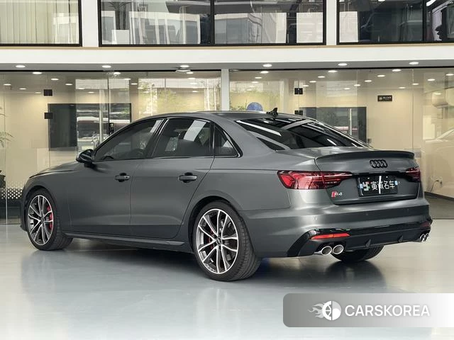 Audi S4 2021 Темно-серый из Китая, фото 2