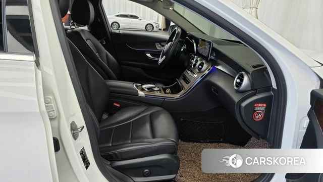 Mercedes-Benz C-Class W205 2019 Белый из Кореи, фото 2