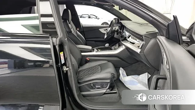 Audi Q8 (4M) 2023 Черный из Кореи, фото 2