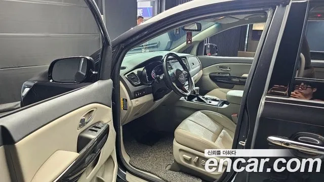 Kia The New Carnival 2019 Серый из Кореи, фото 2