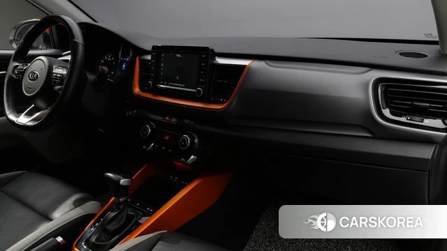 Kia Stonic 2018 Белый двухцветный из Кореи, фото 2