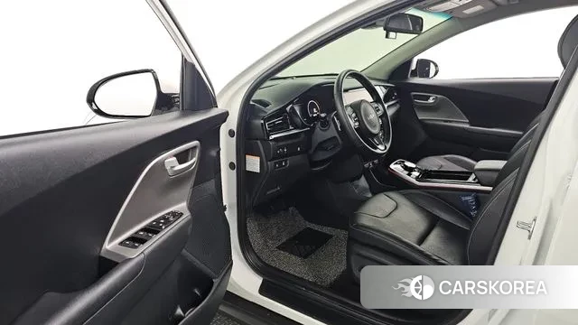 Kia Niro Plus 2022 Белый из Кореи, фото 2