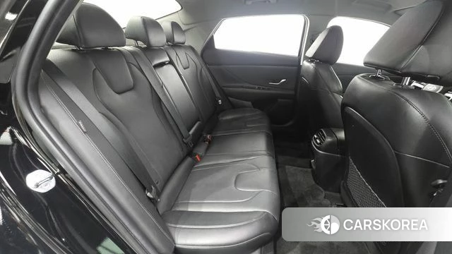 Hyundai The New Avante (CN7) 2023 Черный из Кореи, фото 2