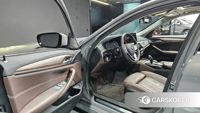 BMW 5 Series (G30) id 3028293 из Кореи 2