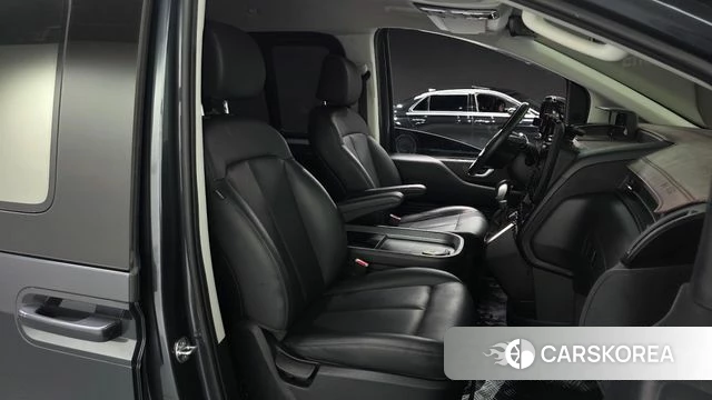 Hyundai Staria 2023 Серый из Кореи, фото 2