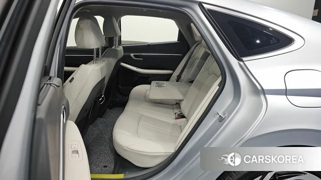 Hyundai Sonata D Edge Hybrid (DN8) 2025 Серебристо-серый из Кореи, фото 2