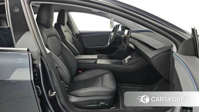 Tesla Model 3 2025 Серый из Кореи, фото 2