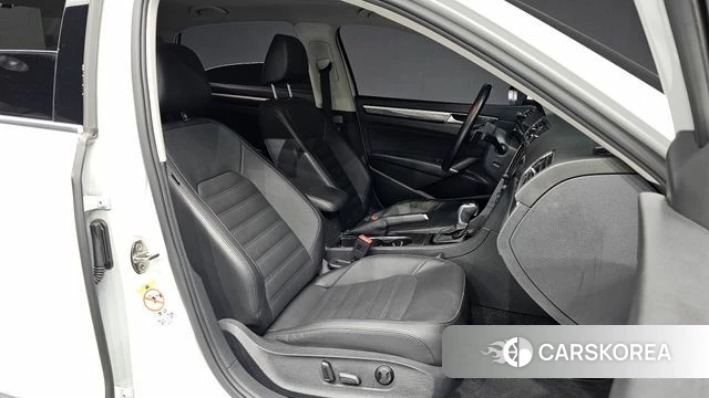 Volkswagen The New Passat 2018 Белый из Кореи, фото 2