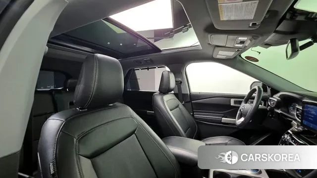 Ford Explorer 6th Generation 2021 Белый из Кореи, фото 2