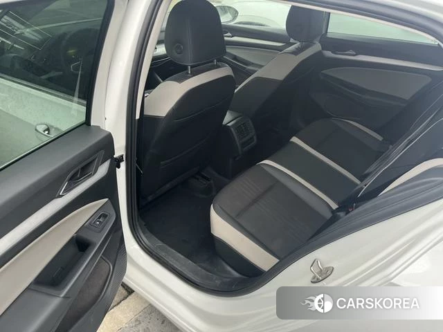 Volkswagen Golf 2021 Белый из Китая, фото 2