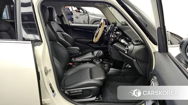 Mini Cooper 2019 Жемчужный цвет из Кореи, фото 2