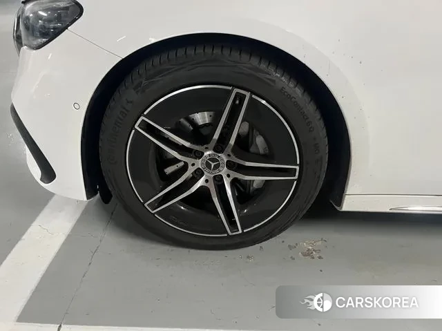 Mercedes-Benz E-Class W214 2024 Белый из Кореи, фото 2