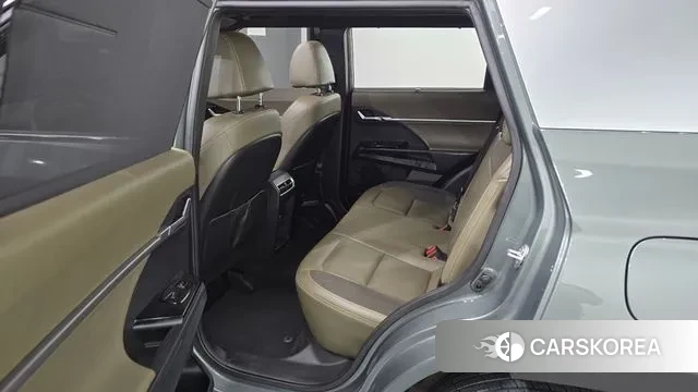 Ssangyong Torres 2023 Темно-зеленый из Кореи, фото 2