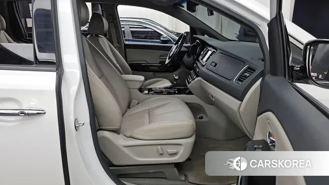 Kia The New Carnival 2018 Белый из Кореи, фото 2