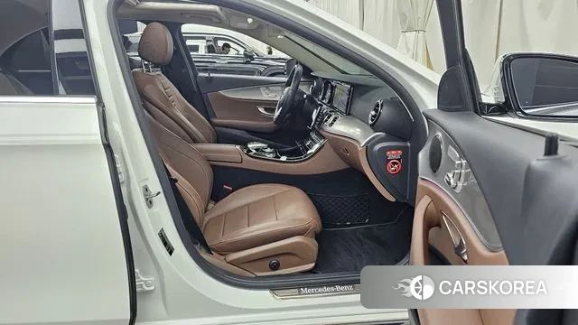 Mercedes-Benz E-Class W213 2019 Белый из Кореи, фото 2