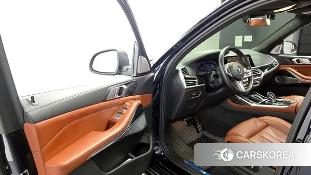 BMW X7 (G07) 2021 Черный из Кореи, фото 2