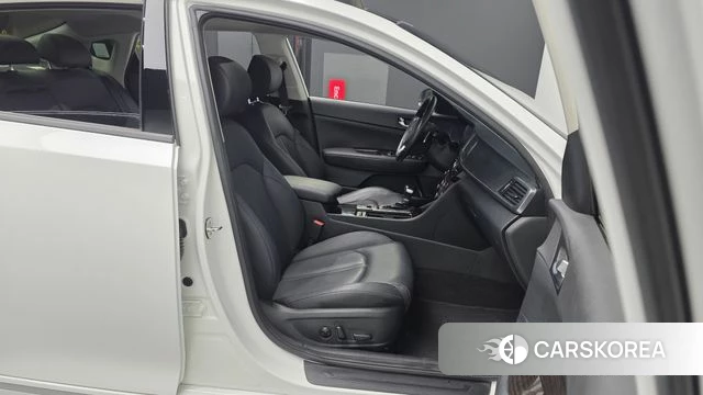 Kia K5 second generation 2018 Белый из Кореи, фото 2