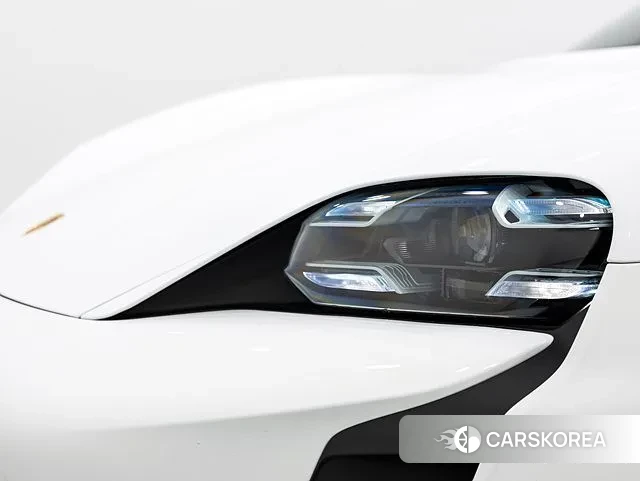 Porsche Taycan 2023 Белый из Кореи, фото 2