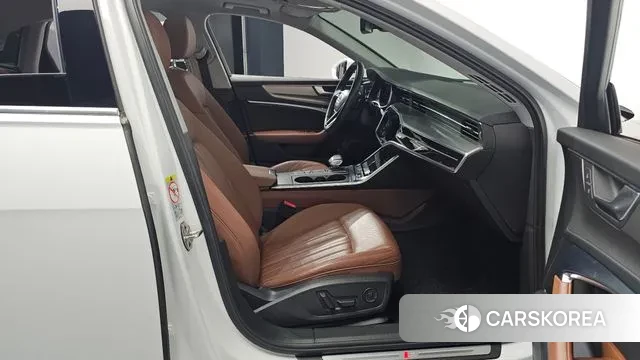 Audi A6 (C8) 2021 Белый из Кореи, фото 2