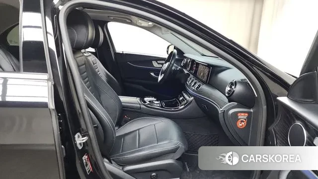 Mercedes-Benz E-Class W213 2019 Черный из Кореи, фото 2