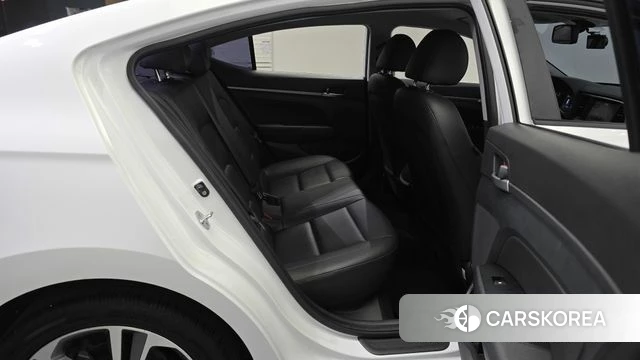 Hyundai Avante AD 2018 Белый из Кореи, фото 2