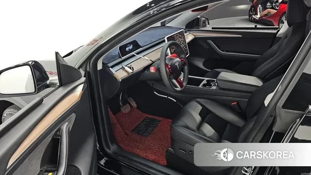 Tesla Model Y 2024 Черный из Кореи, фото 2