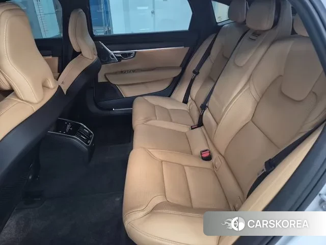 Volvo S90 2024 Белый из Кореи, фото 2