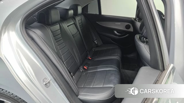 Mercedes-Benz E-Class W213 2018 Серебряный из Кореи, фото 2