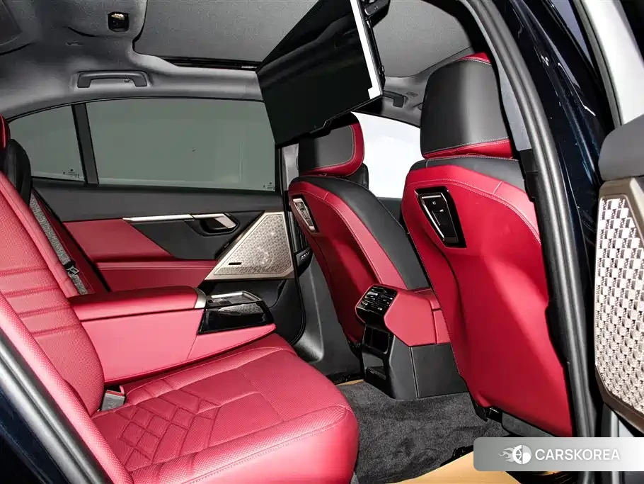 BMW 5 series 2025 Черный из Китая, фото 3