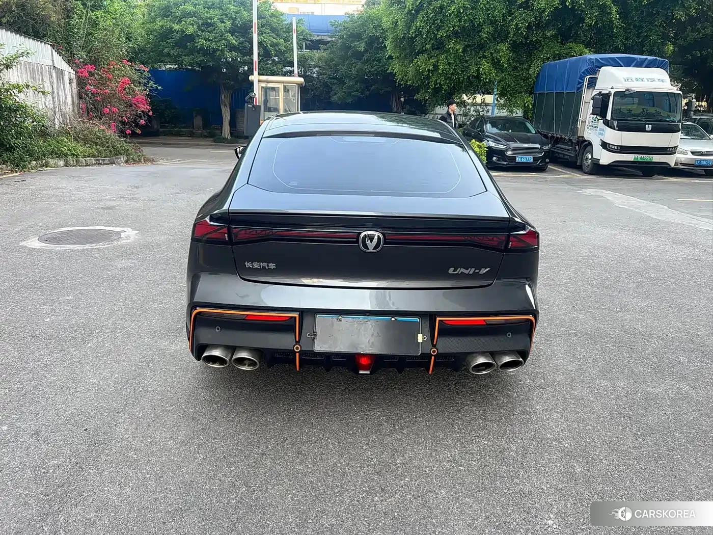 Chang'an UNI-V 2023 Silver/gray из Китая, фото 2
