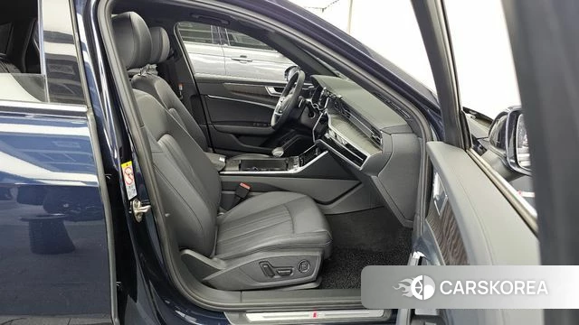 Audi A6 (C8) 2023 Синий из Кореи, фото 2
