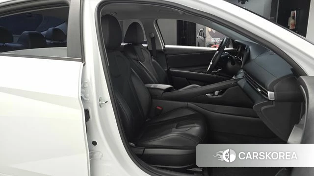 Hyundai Avante Hybrid (CN7) 2023 Белый из Кореи, фото 2