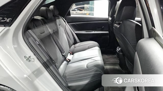 Hyundai The New Avante (CN7) 2023 Серебристо-серый из Кореи, фото 2
